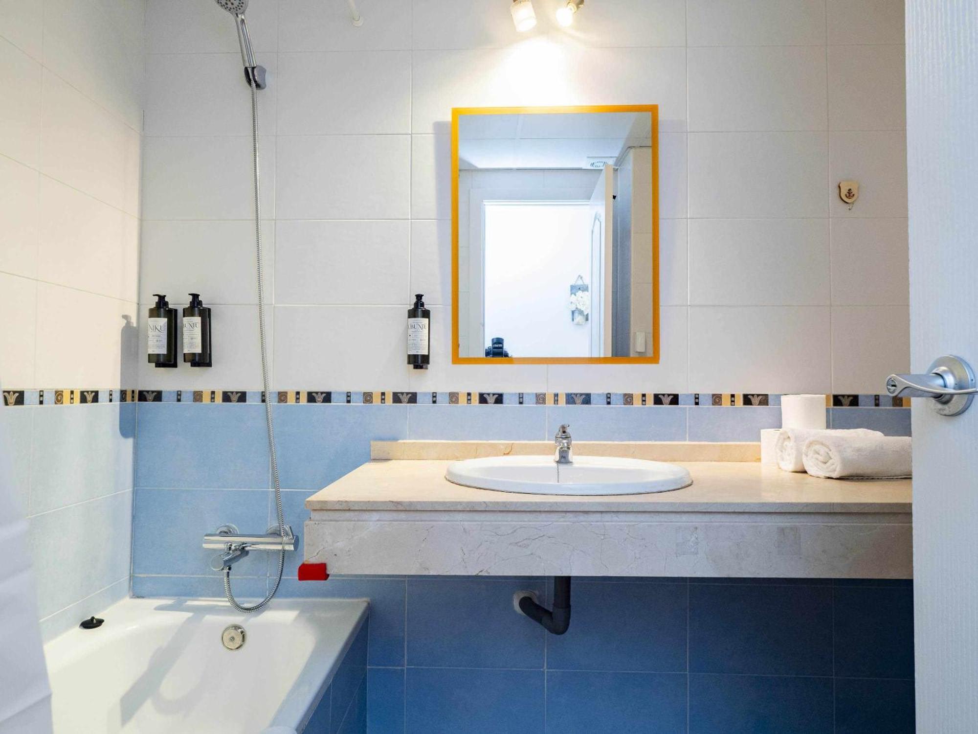 Apartamento Atico Con Vistas Al Mar Piscina Y Parking Málaga Exterior foto